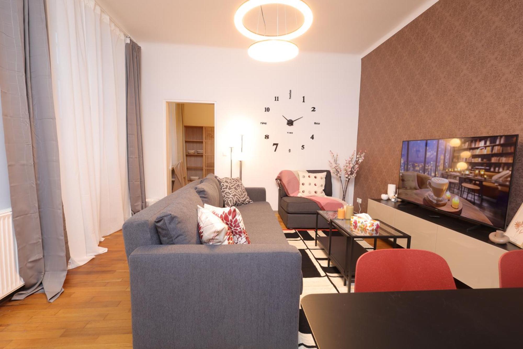 Ruby Holiday Home With Patio Вена Экстерьер фото