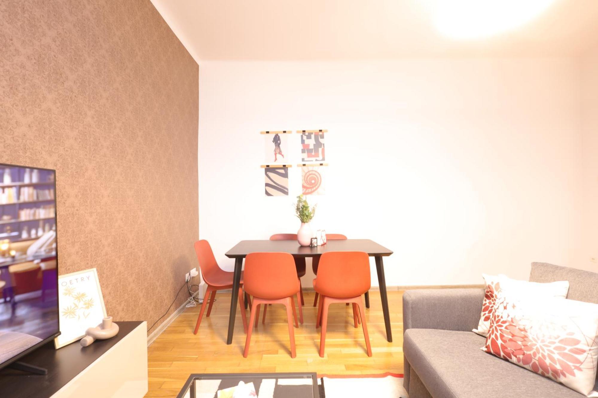 Ruby Holiday Home With Patio Вена Экстерьер фото