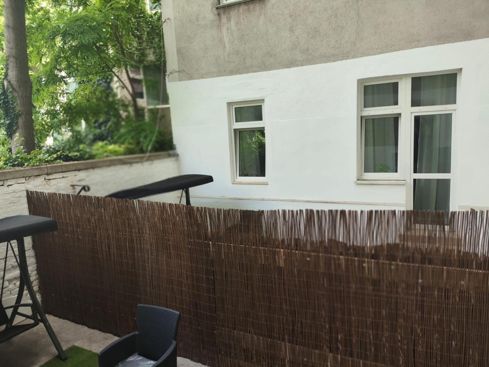 Ruby Holiday Home With Patio Вена Экстерьер фото